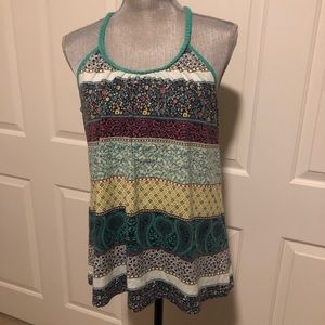 SLEEVELESS TANK
